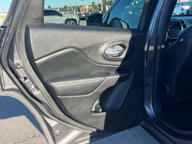 Used 2020 Jeep Cherokee Latitude Plus image 19