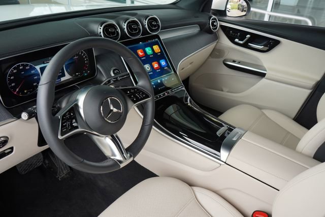 Certified 2025 Mercedes-Benz GLC 350e GLC 350e image 31
