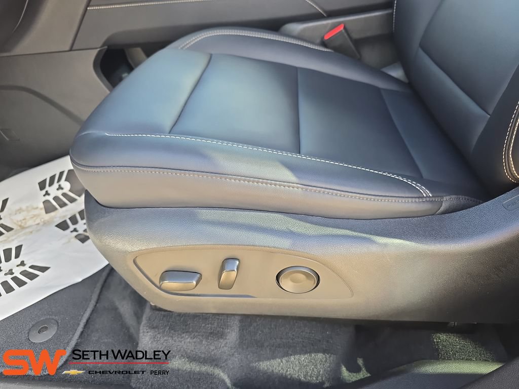 Used 2026 GMC Acadia Elevation w/ Elevation Premium Package FWD image 30