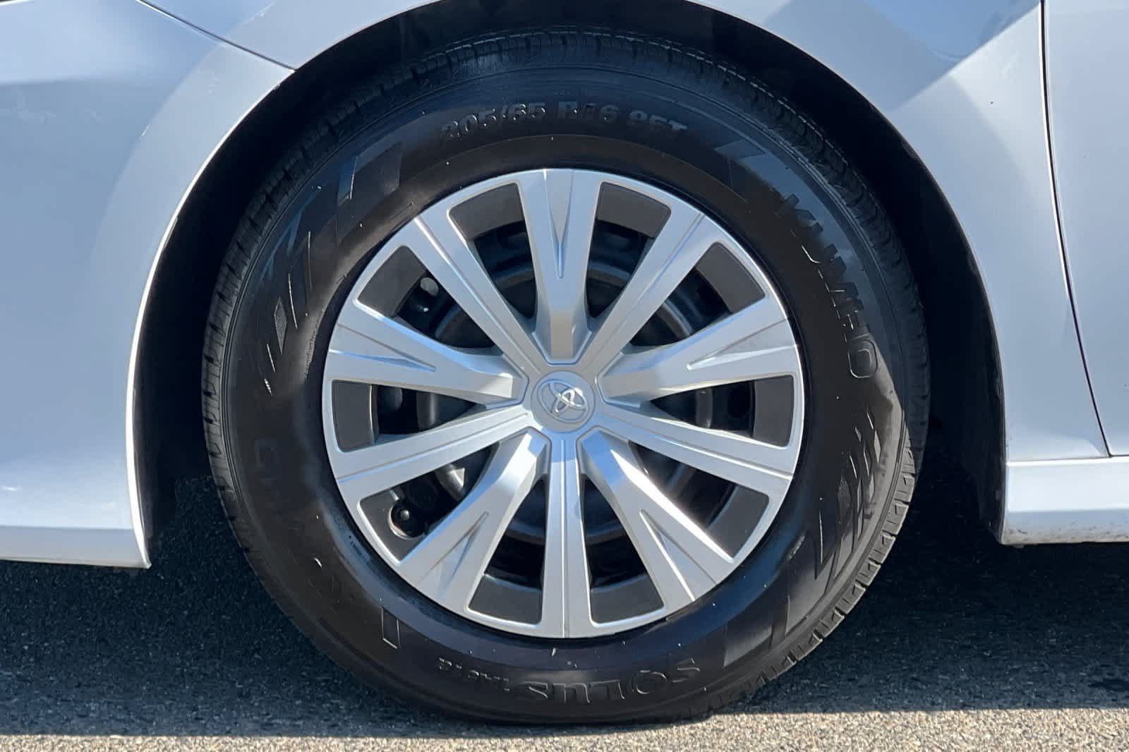 Certified 2023 Toyota Camry LE FWD image 29