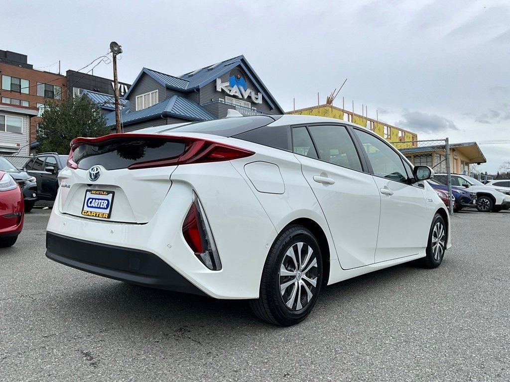 Used 2017 Toyota Prius Prime Advanced image 8