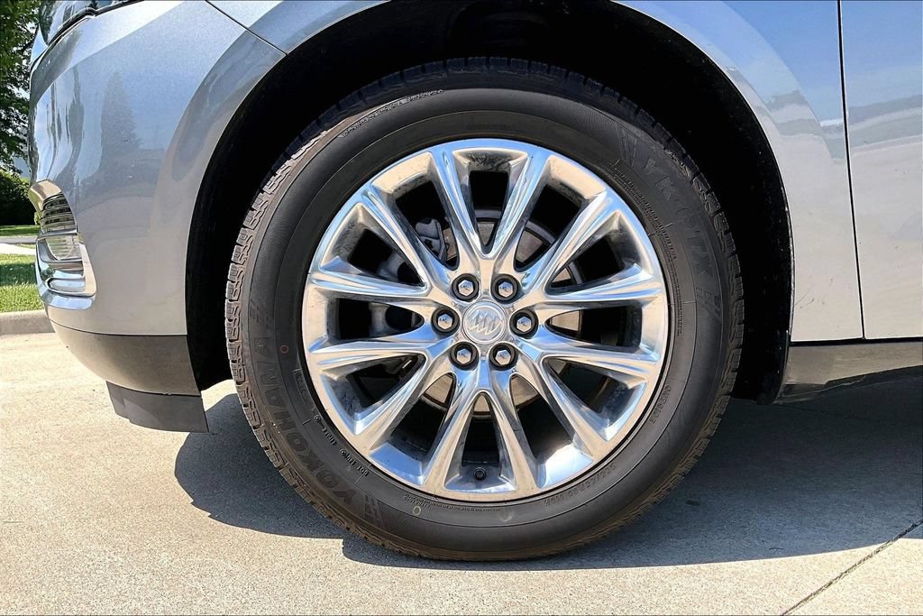 Used 2020 Buick Enclave Premium w/ Sun and Sites Package FWD image 10