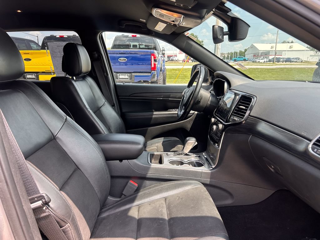 Used 2019 Jeep Grand Cherokee Altitude AWD/4WD image 20