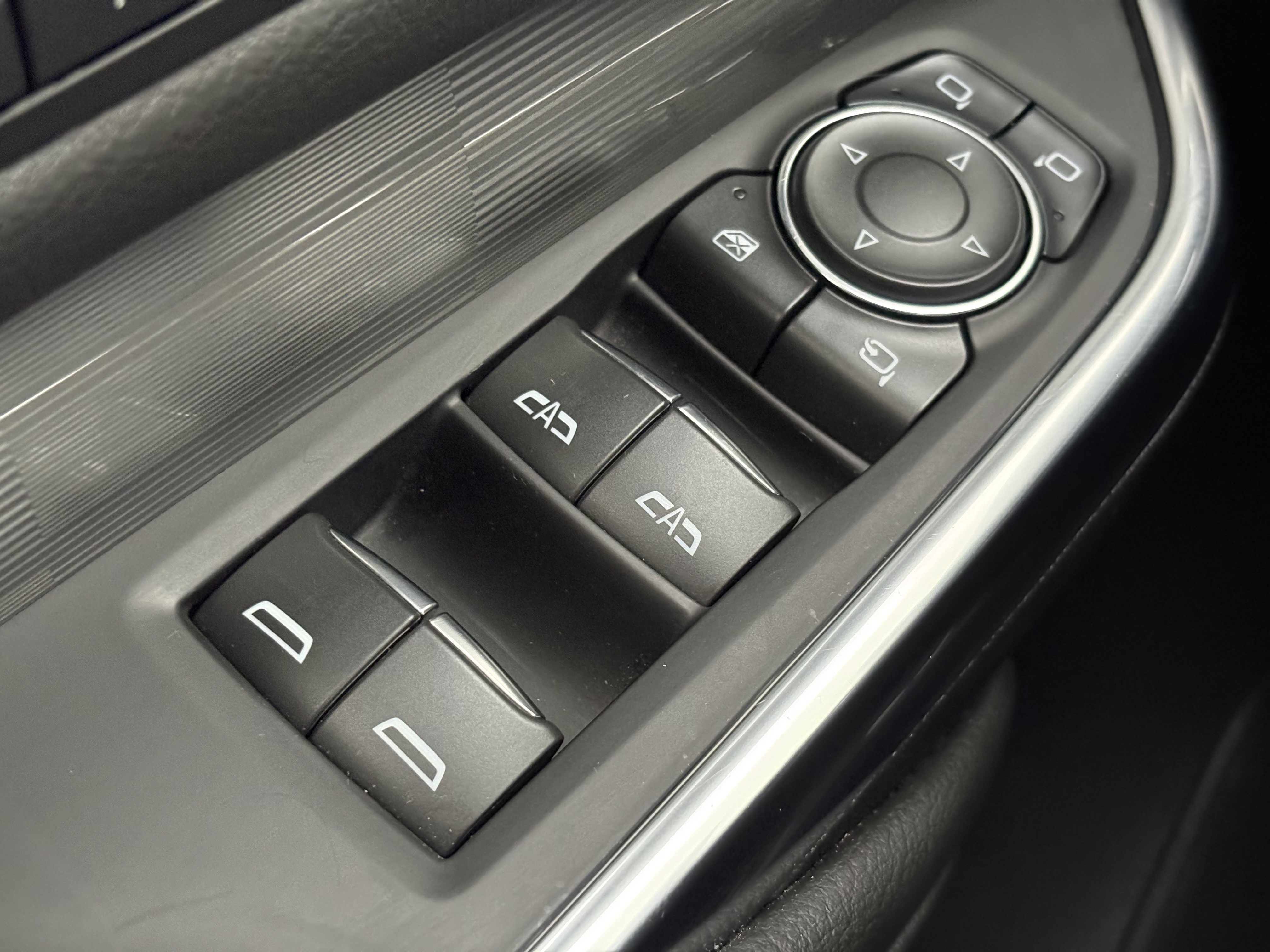 Certified 2025 Cadillac XT4 Premium Luxury image 31