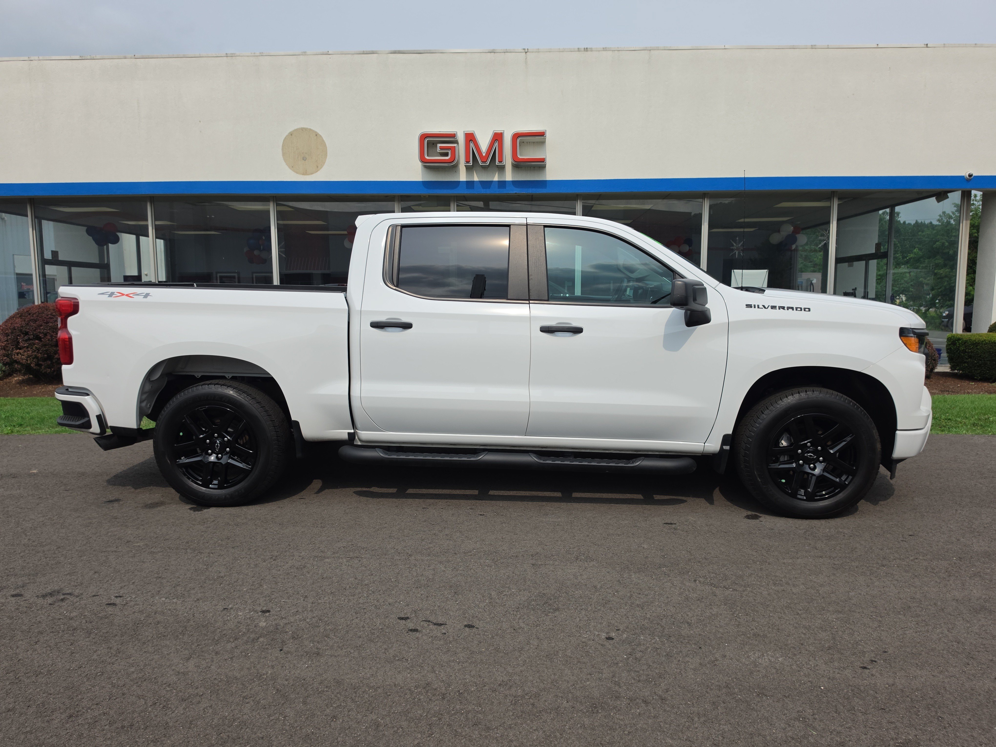Used 2023 Chevrolet Silverado 1500 Custom w/ Rally Edition AWD/4WD image 2