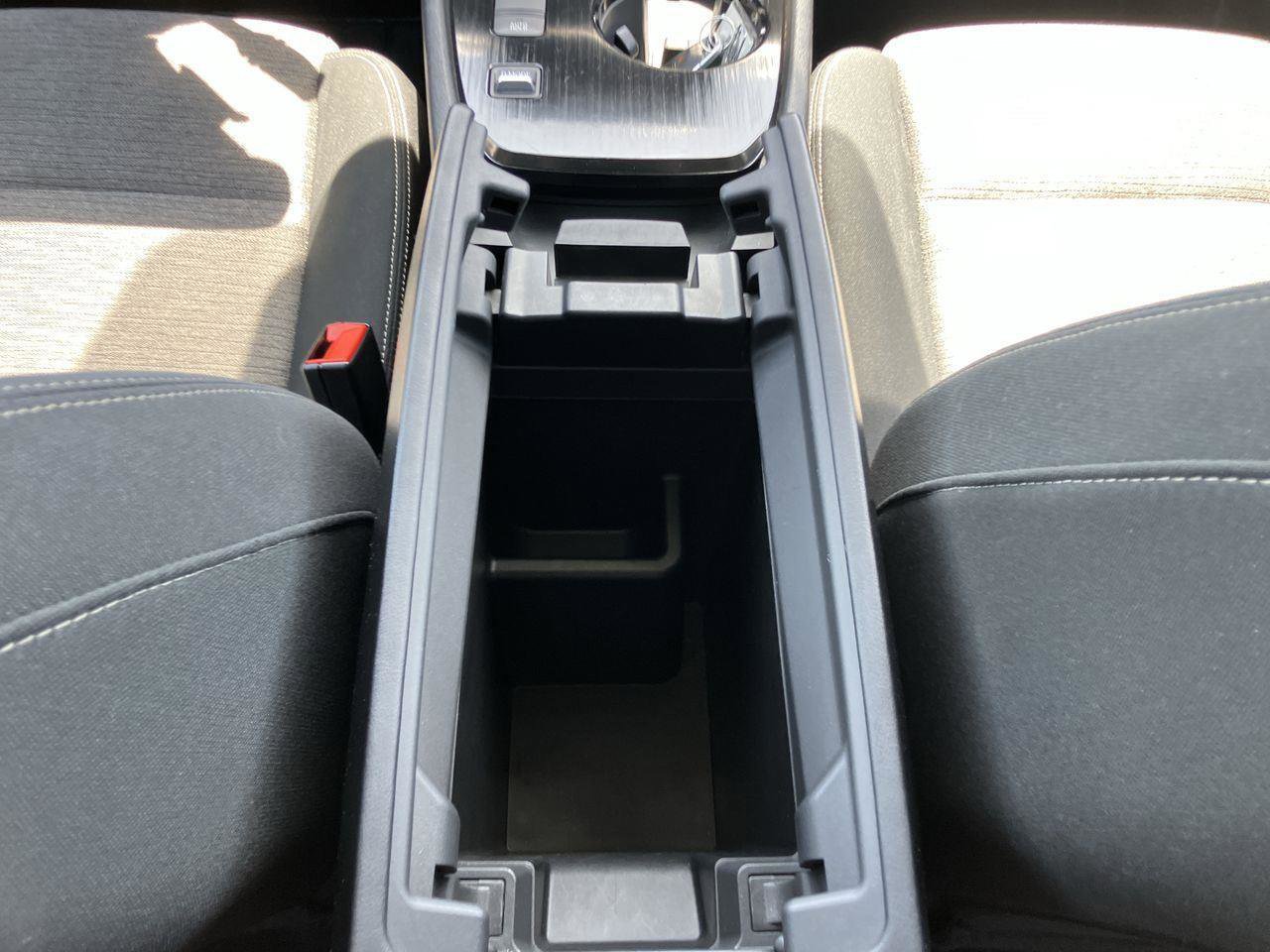 Used 2023 Nissan Rogue SV FWD image 17