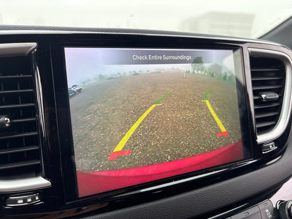 Used 2025 Chrysler Pacifica Select FWD image 24