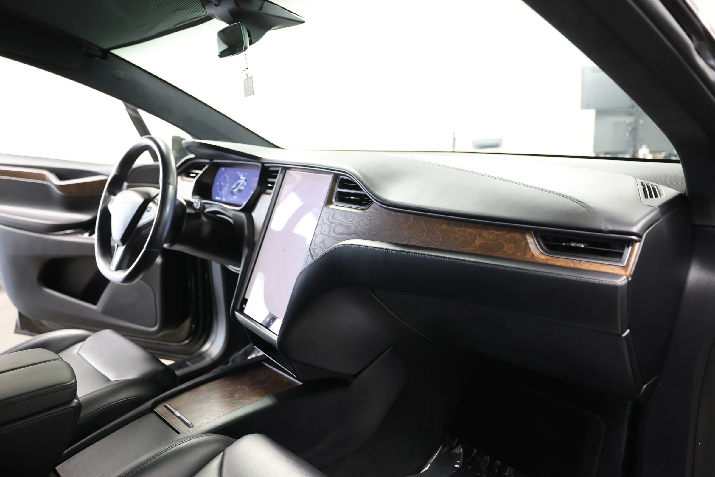 Used 2018 Tesla Model X 100D AWD/4WD image 37