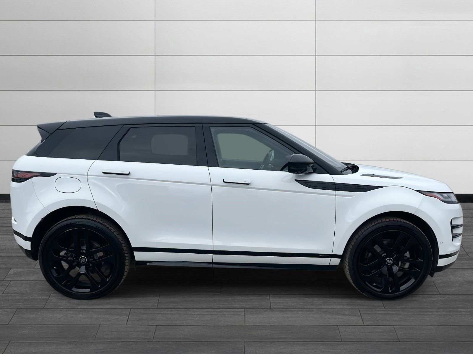 Used 2021 Land Rover Range Rover Evoque R-Dynamic SE image 2