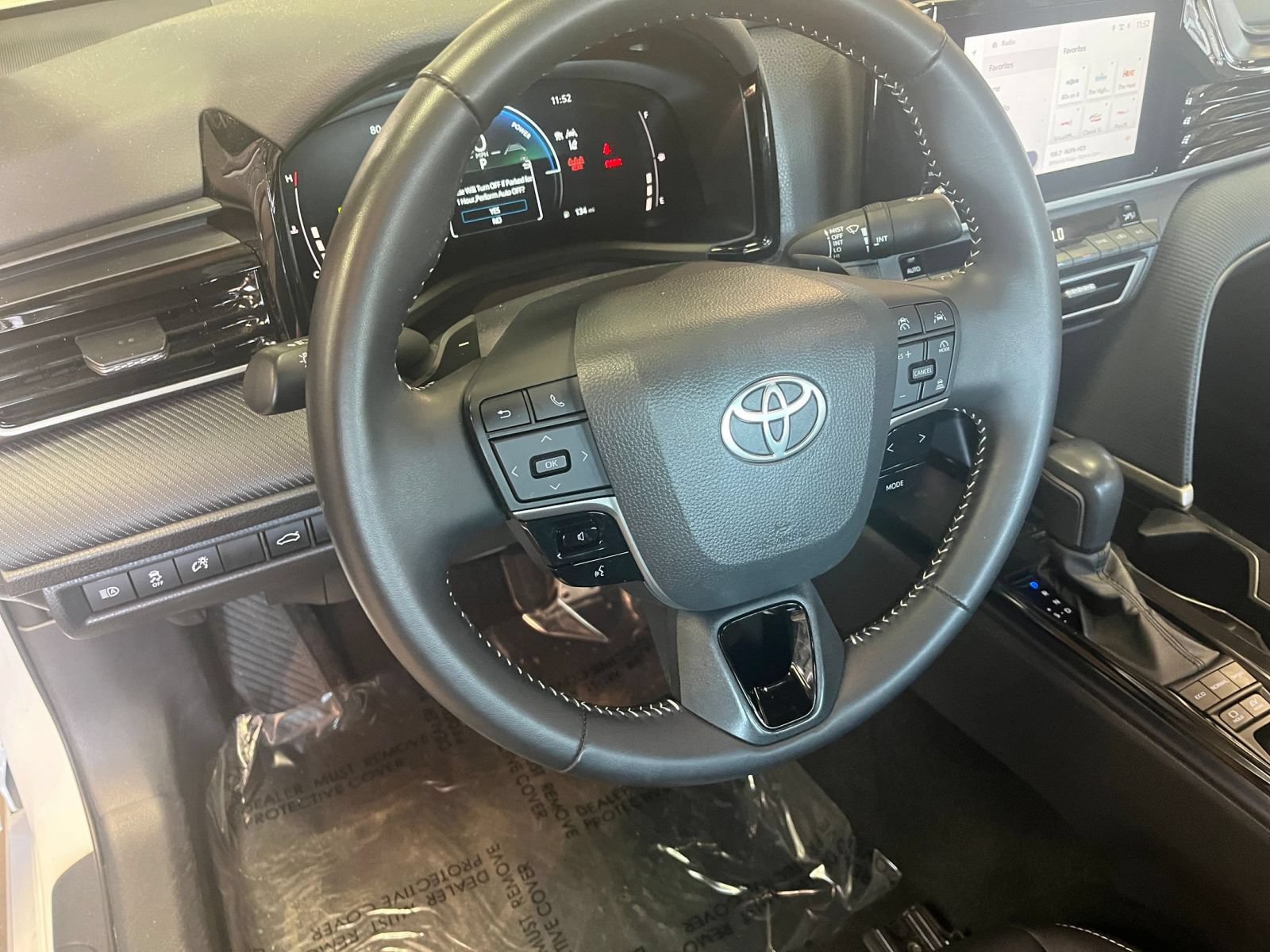 Used 2025 Toyota Camry SE FWD image 28
