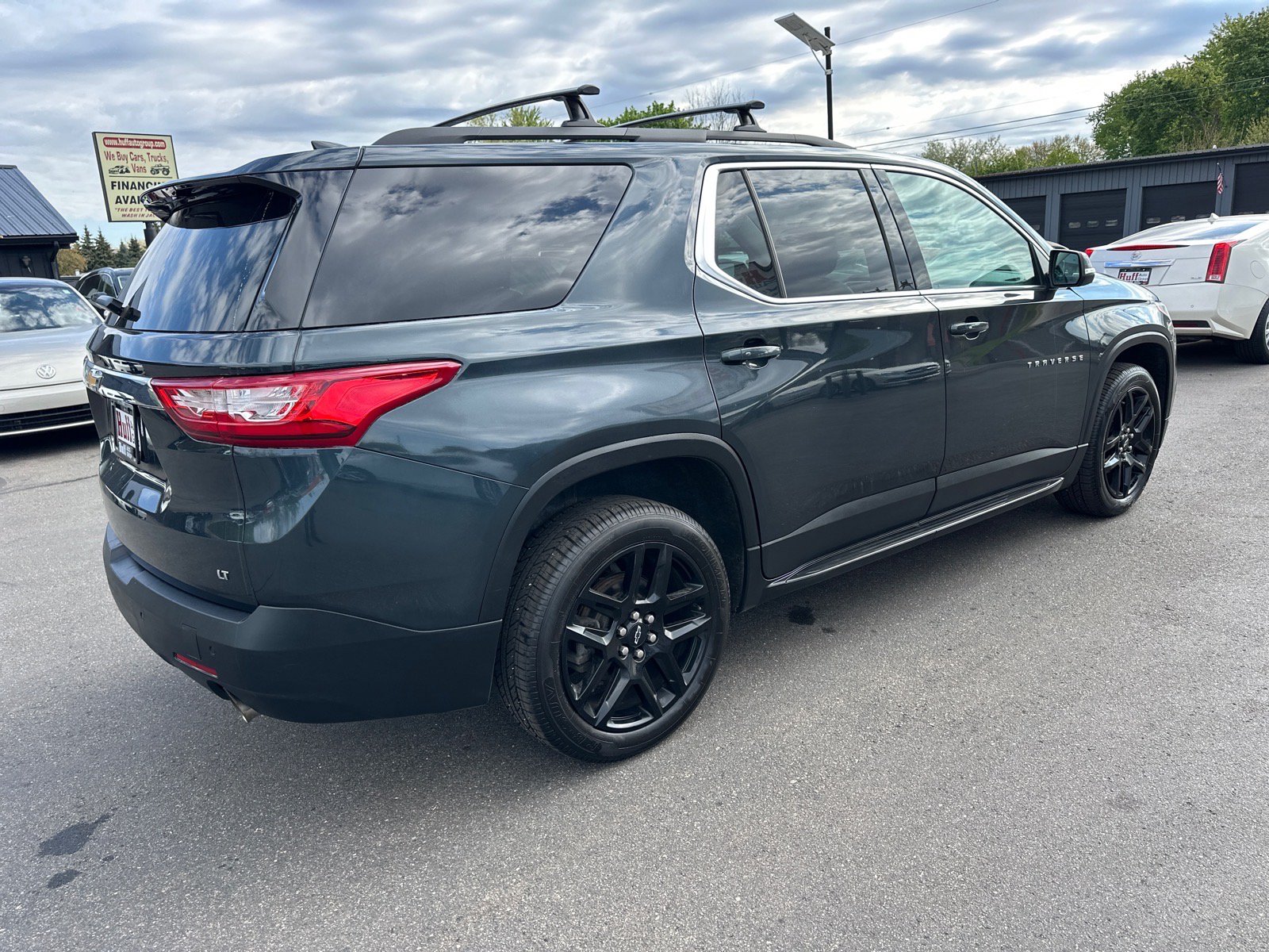 Used 2021 Chevrolet Traverse LT w/ LPO, 'HIT The Road' Package AWD/4WD image 3