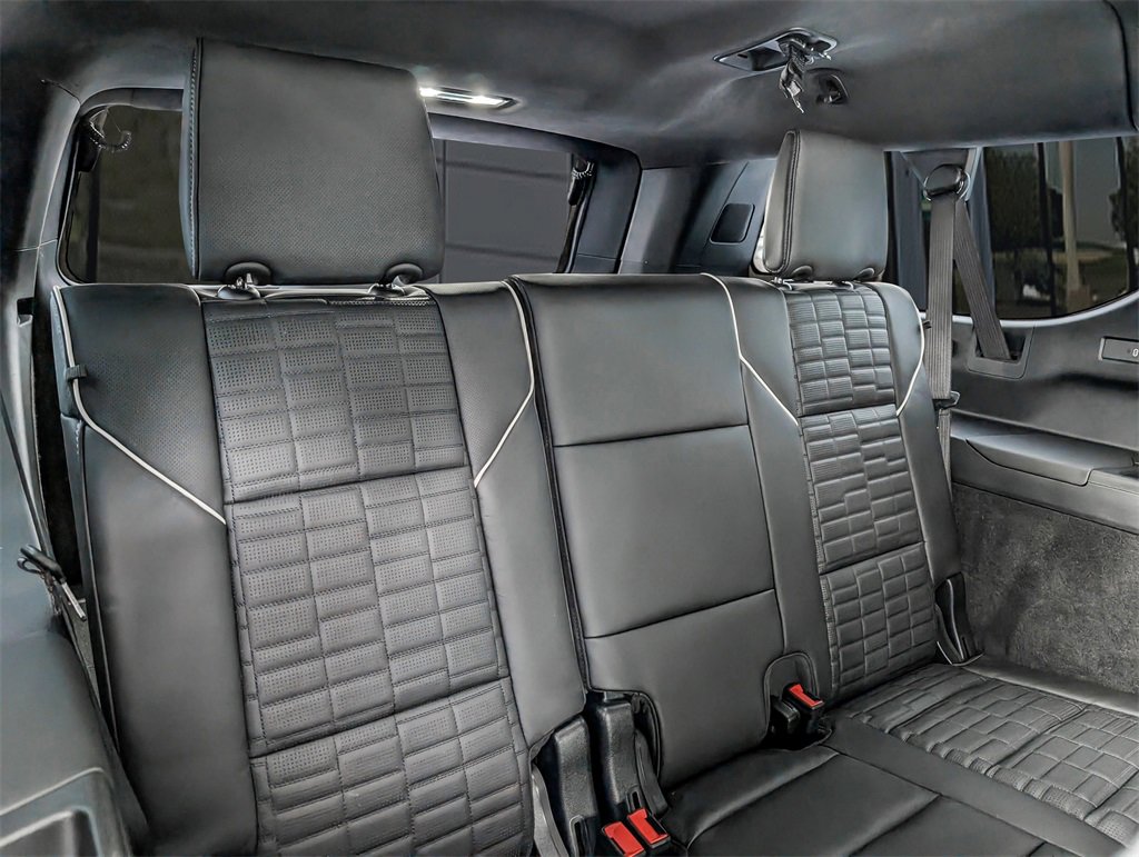 Used 2025 Cadillac Escalade ESV V image 20