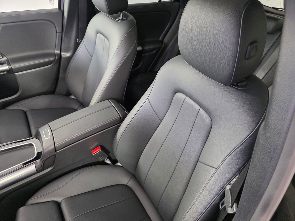 Certified 2025 Mercedes-Benz GLA 250 image 11