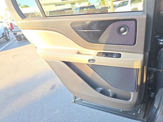 Used 2023 Lincoln Aviator Reserve w/ Equipment Group 201A image 11