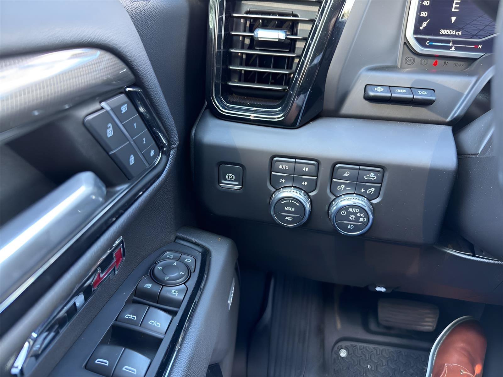 Certified 2022 GMC Sierra 1500 AT4 AWD/4WD image 22