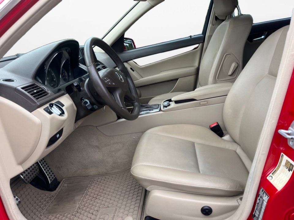 Used 2011 Mercedes-Benz C 350 Sport image 11