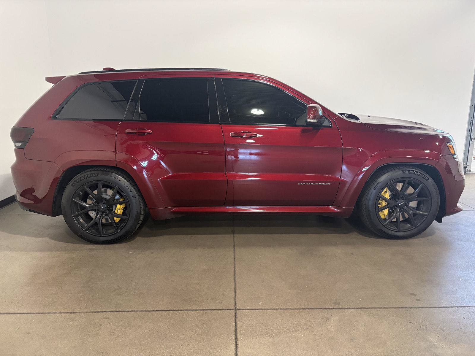 Used 2018 Jeep Grand Cherokee Trackhawk AWD/4WD image 2
