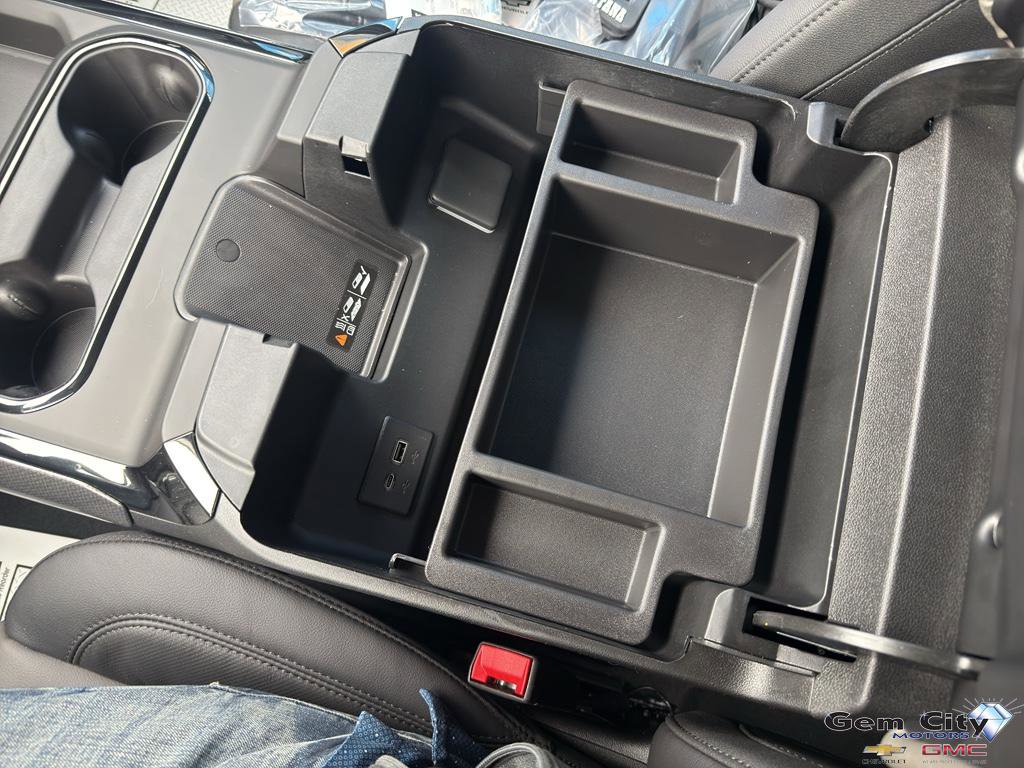 New 2026 Chevrolet Silverado 2500 ZR2 w/ LPO, Dark Essentials Package image 21