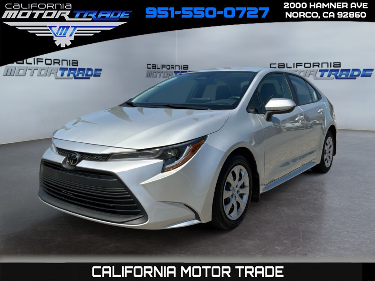 Used 2025 Toyota Corolla LE FWD image 1