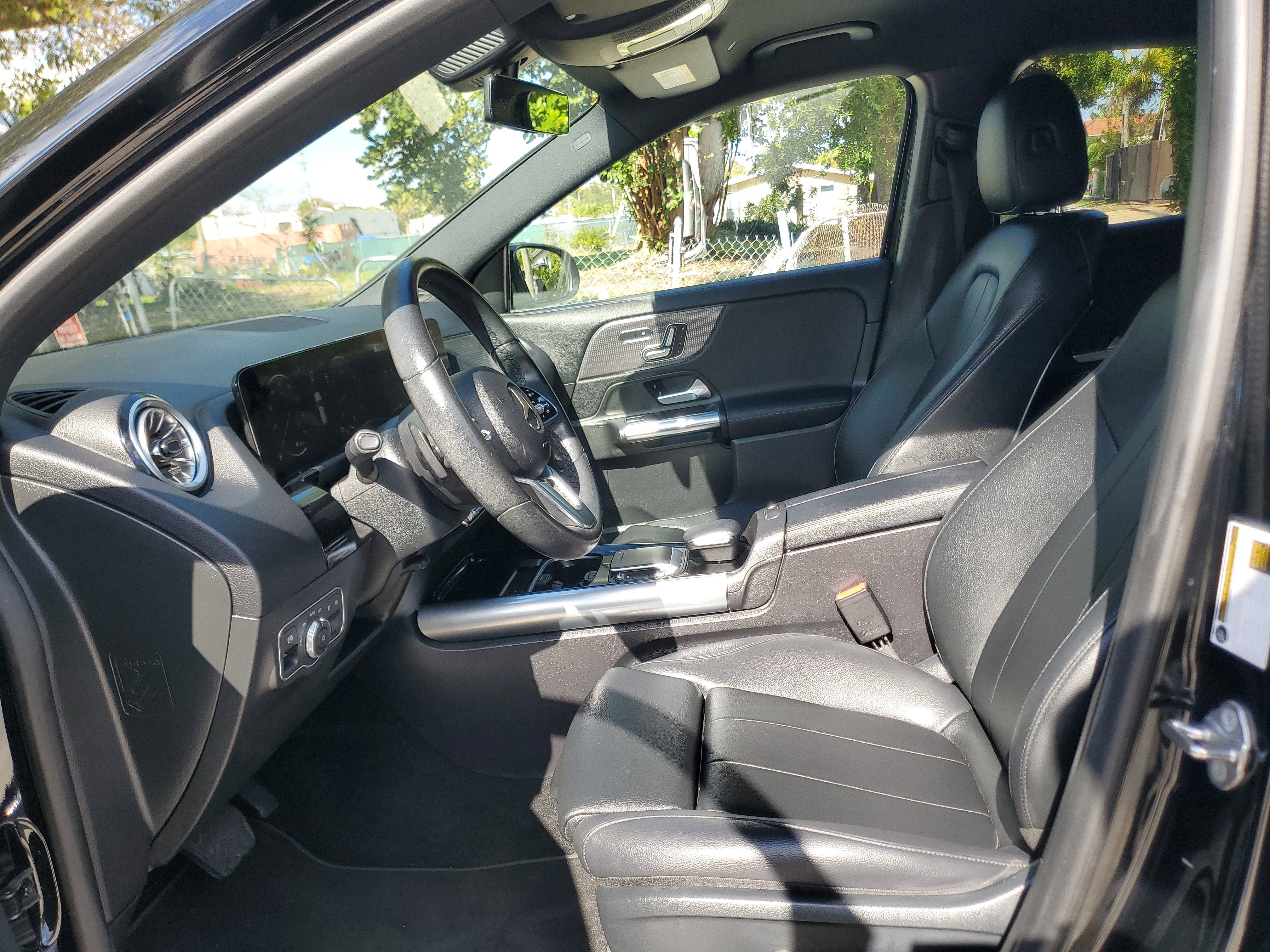 Used 2023 Mercedes-Benz GLA 250 w/ Premium Package image 17