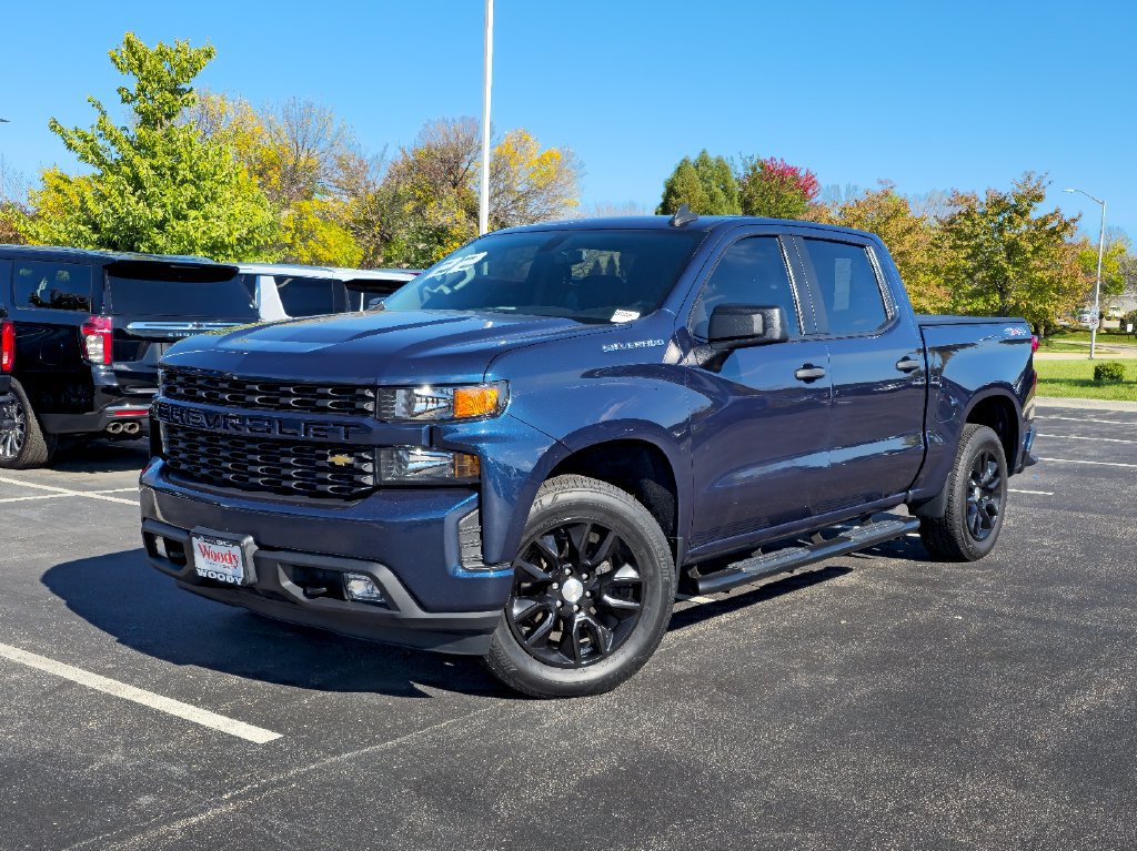 Certified 2022 Chevrolet Silverado 1500 Custom AWD/4WD image 2