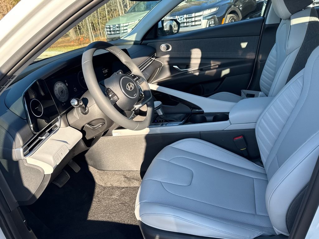 New 2026 Hyundai Elantra Limited w/ Cargo Package image 9
