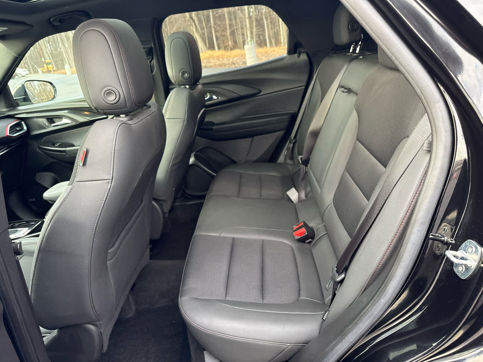 Used 2023 Chevrolet TrailBlazer RS w/ Sun and Liftgate Package image 11