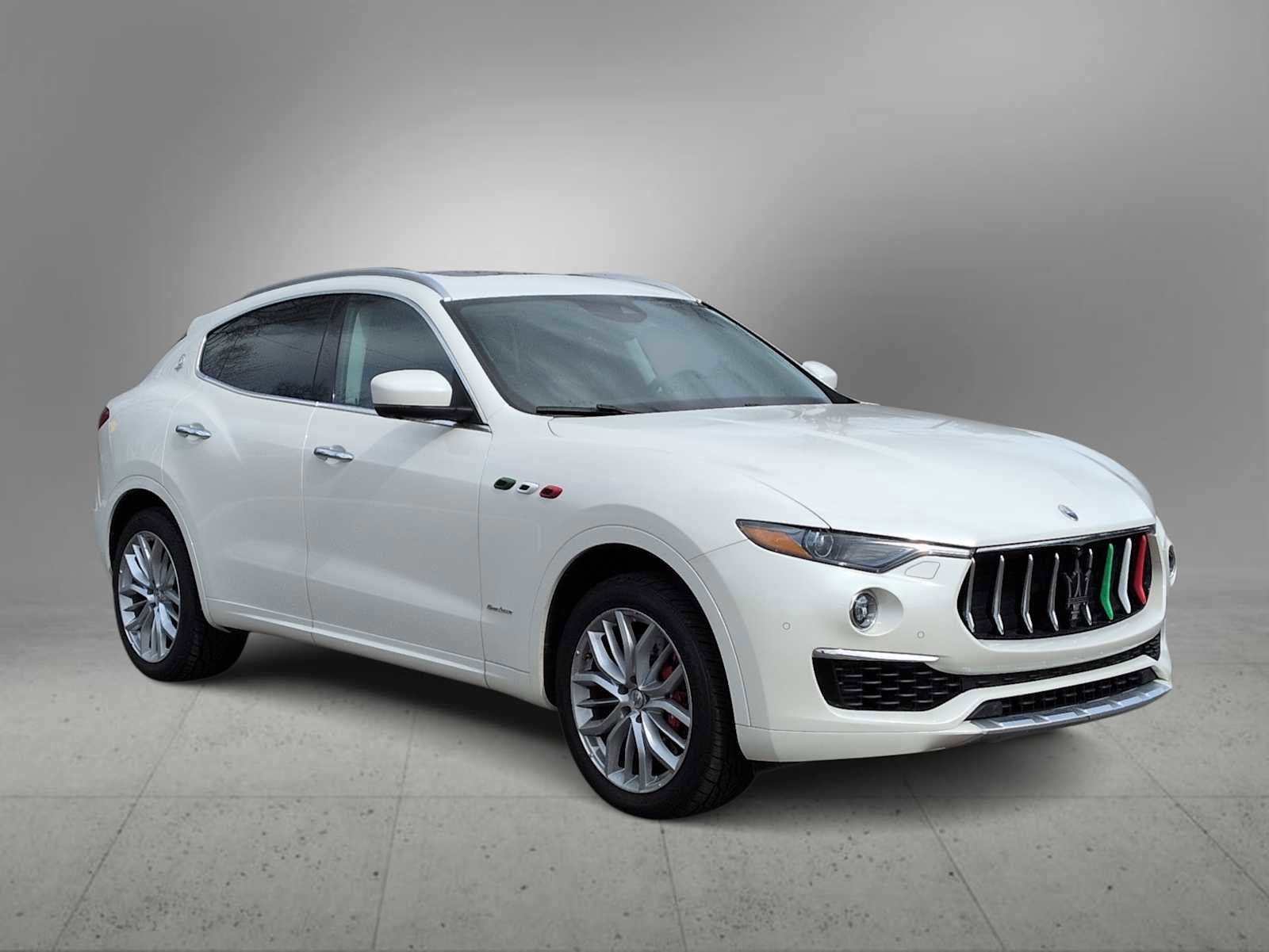 Used 2019 Maserati Levante S GranLusso image 2