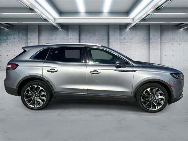 Used 2022 Lincoln Nautilus Reserve AWD/4WD image 3