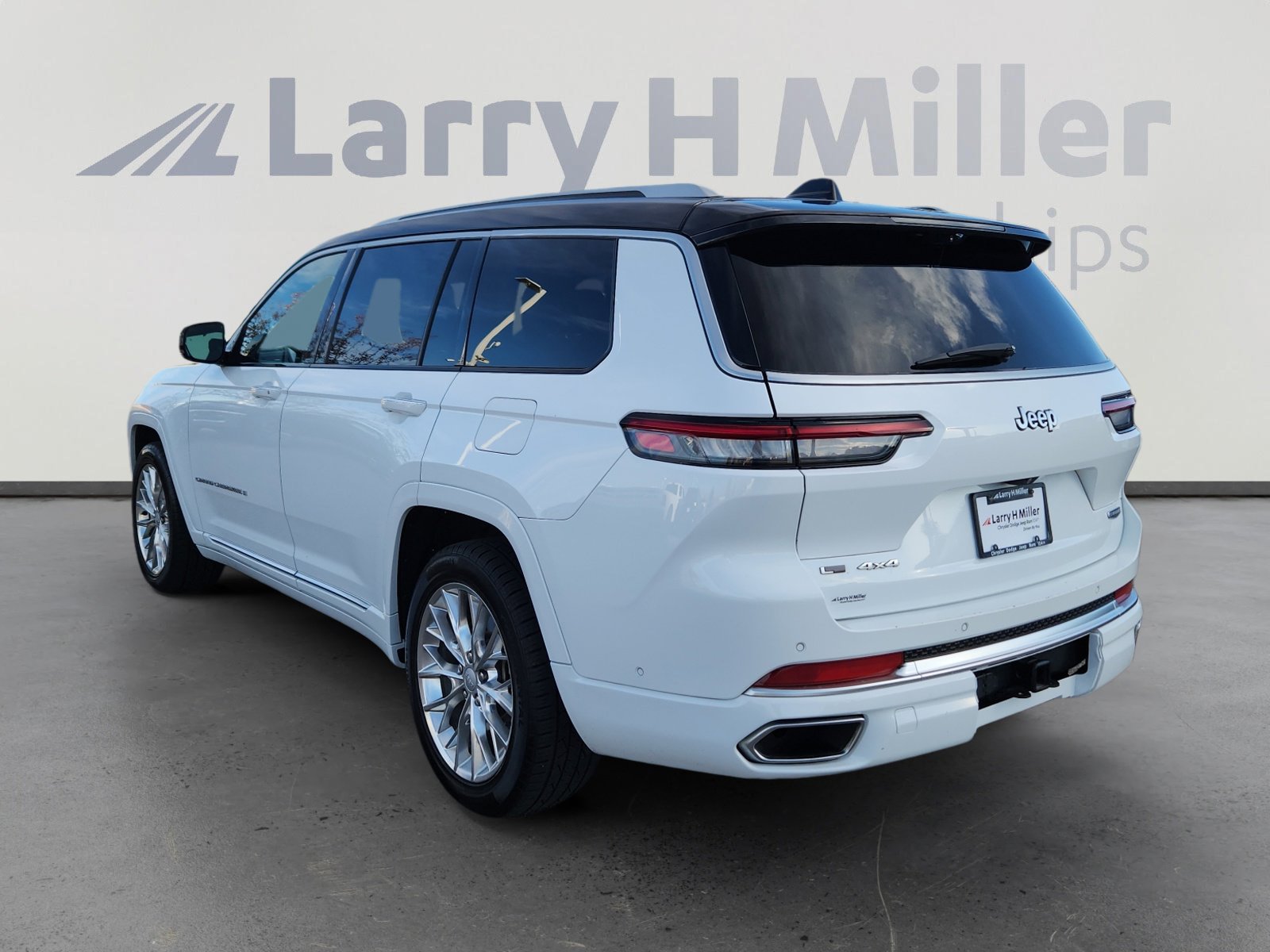 Used 2021 Jeep Grand Cherokee L Summit w/ Advanced Protech Group IV image 5