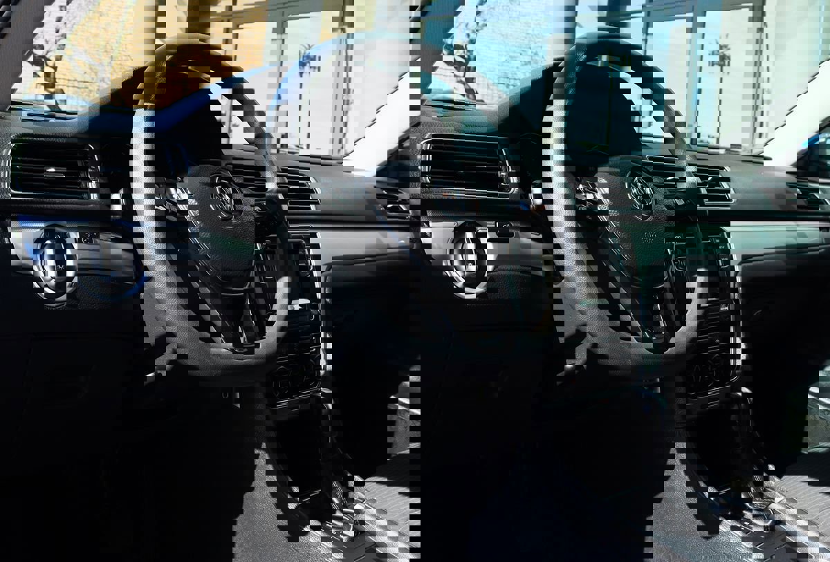 Used 2017 Volkswagen Passat 1.8T S image 39