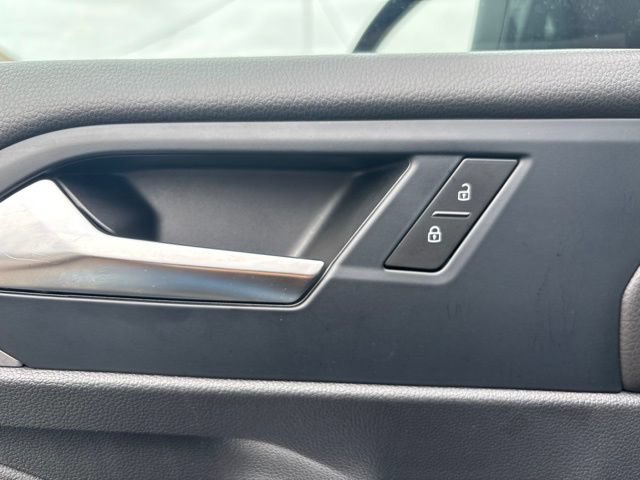 Used 2024 Volkswagen Jetta SE FWD image 13