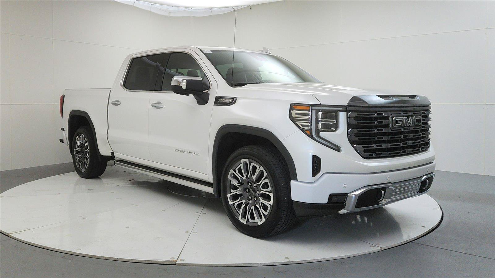 Used 2023 GMC Sierra 1500 Denali Ultimate AWD/4WD image 1