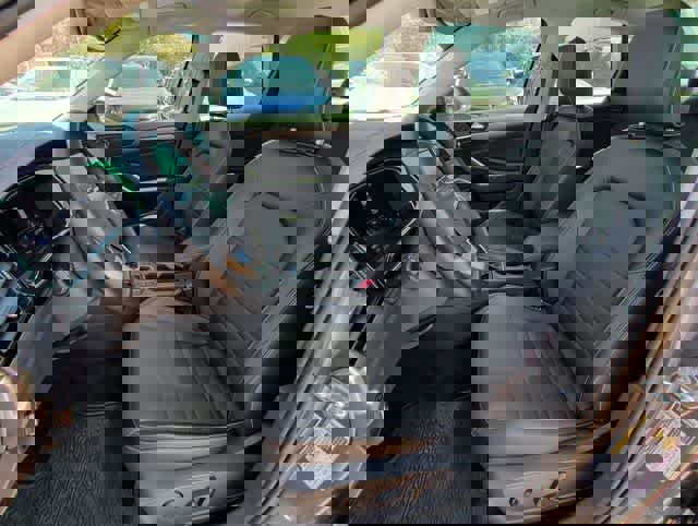 Used 2023 Volkswagen Jetta SE image 15