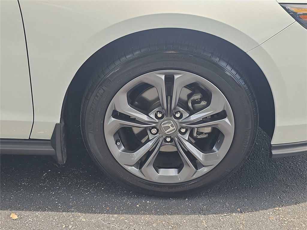 Used 2023 Honda Accord EX image 9