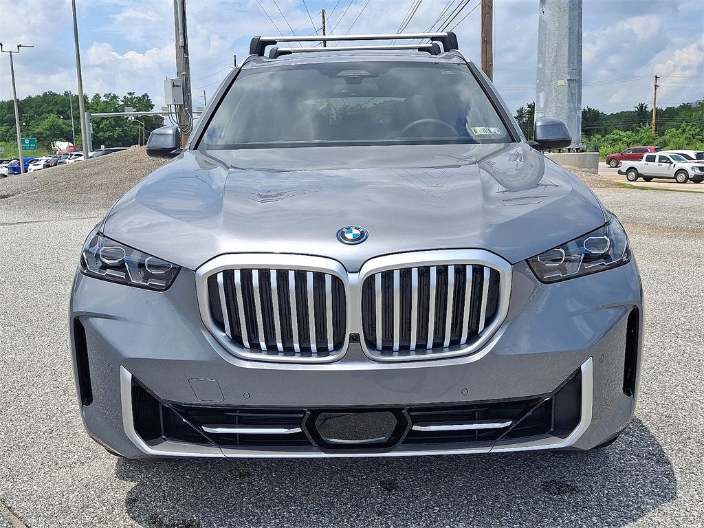 New 2026 BMW X5 xDrive50e w/ Executive Package image 2
