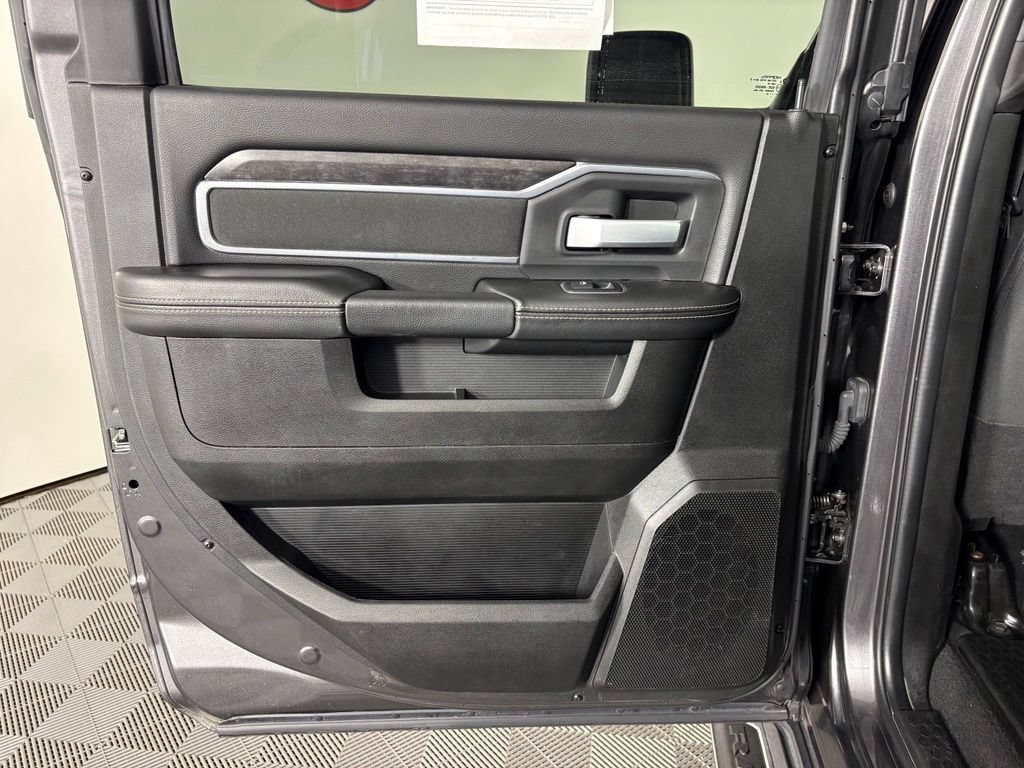 Used 2024 RAM 3500 Big Horn AWD/4WD image 39