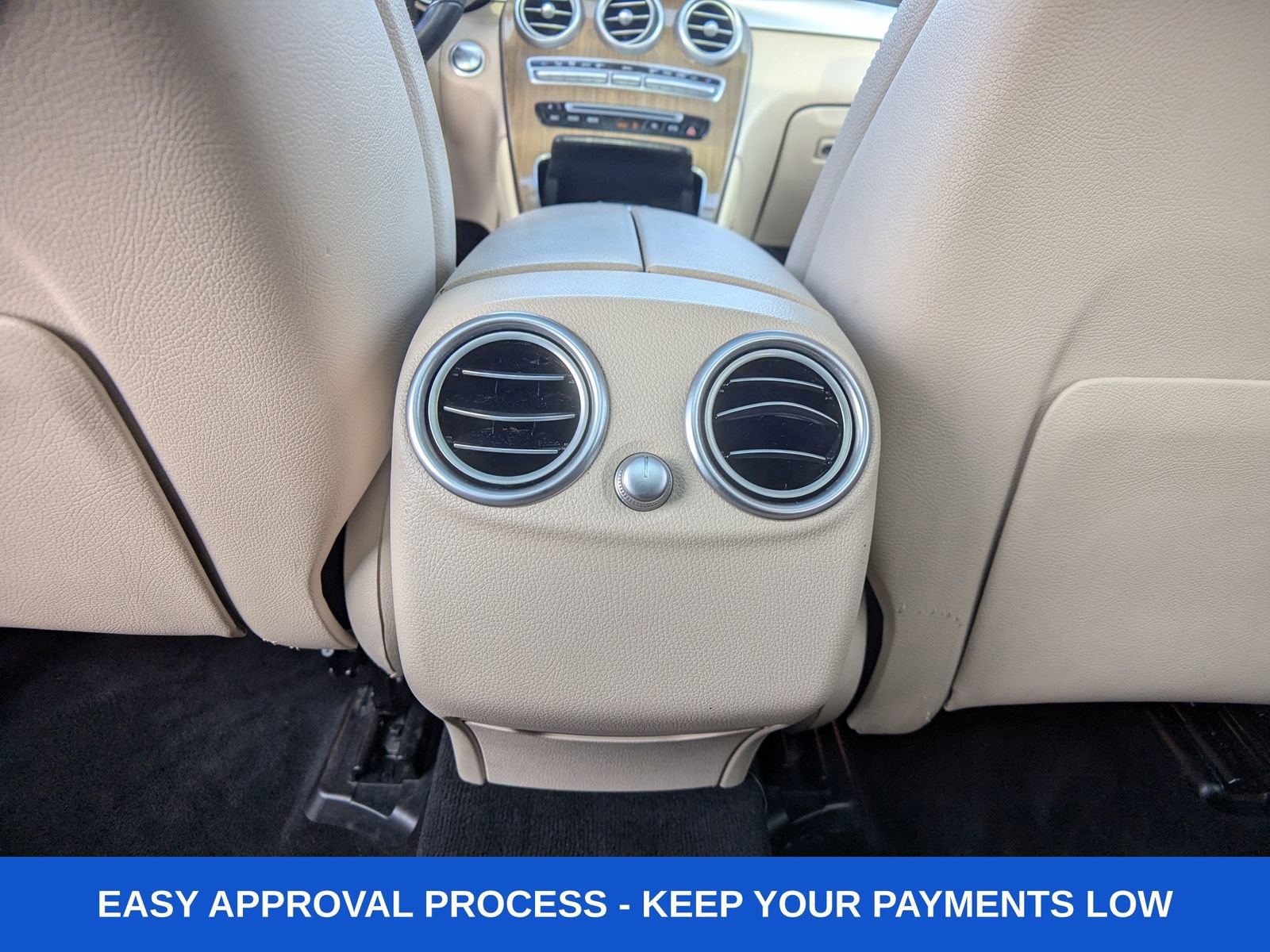 Used 2019 Mercedes-Benz GLC 300 4MATIC w/ Premium Package image 18