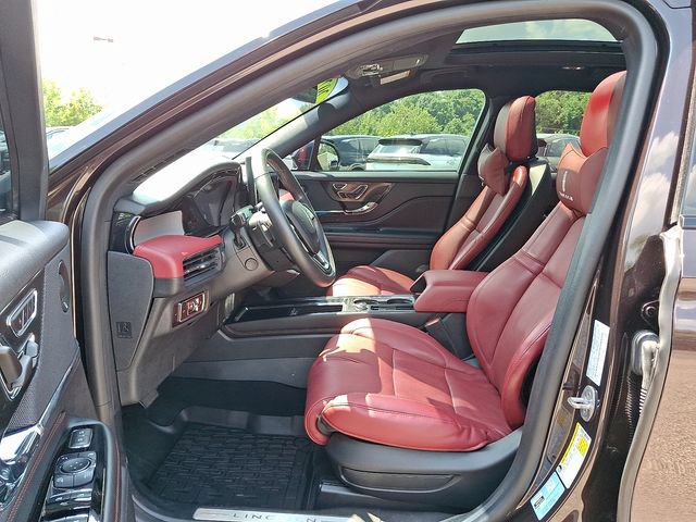 Used 2023 Lincoln Corsair Reserve w/ Equipment Group 202A AWD/4WD image 13
