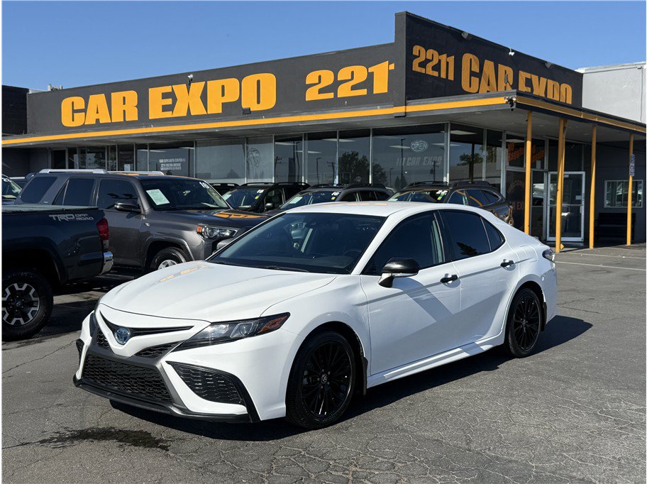 Used 2022 Toyota Camry SE
