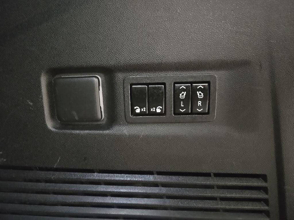 Used 2021 GMC Yukon XL Denali AWD/4WD image 56