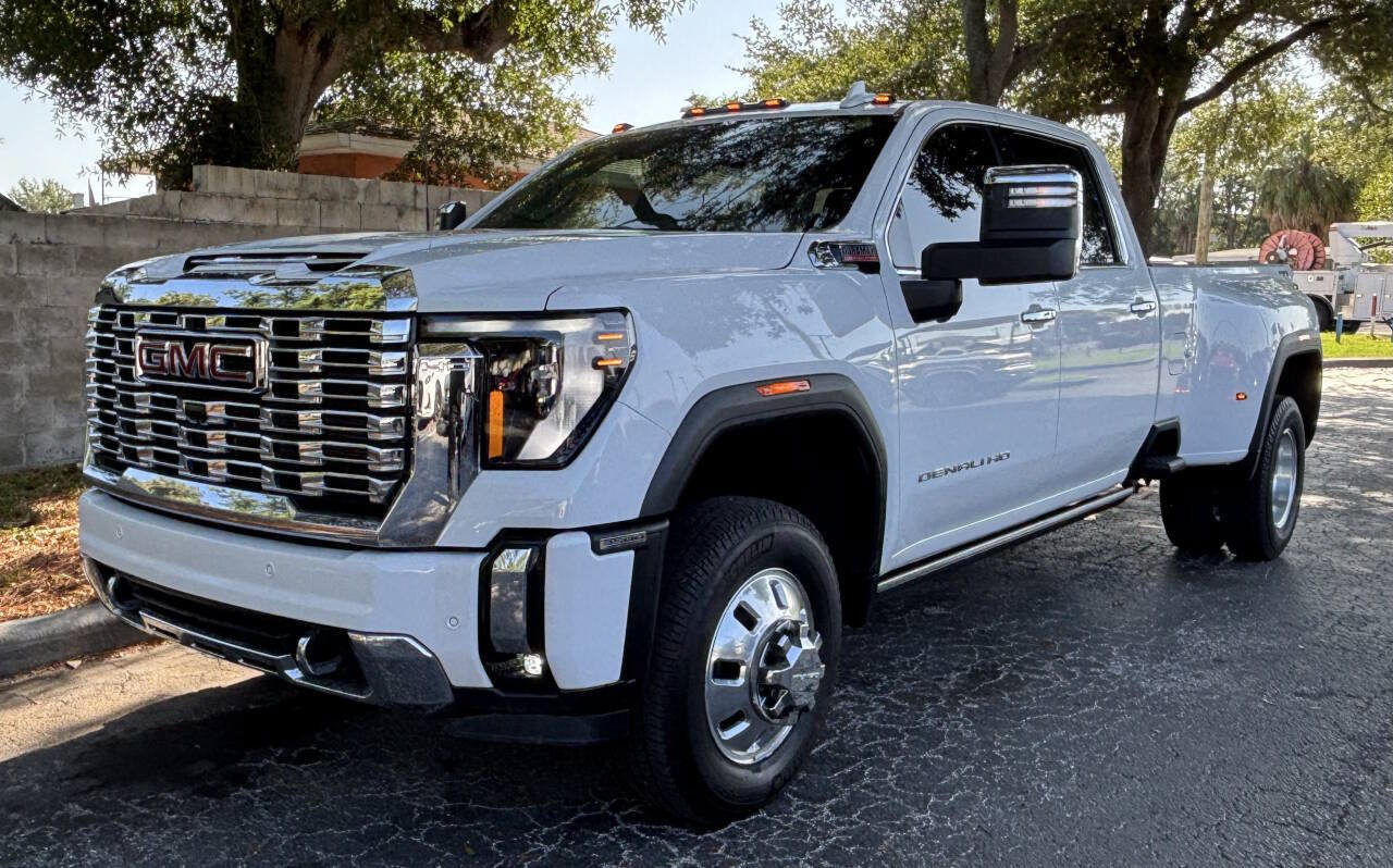 Used 2025 GMC Sierra 3500 Denali w/ Denali Reserve Package AWD/4WD image 2