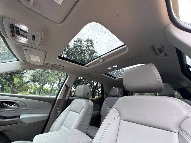 Used 2018 Chevrolet Traverse LT FWD image 12