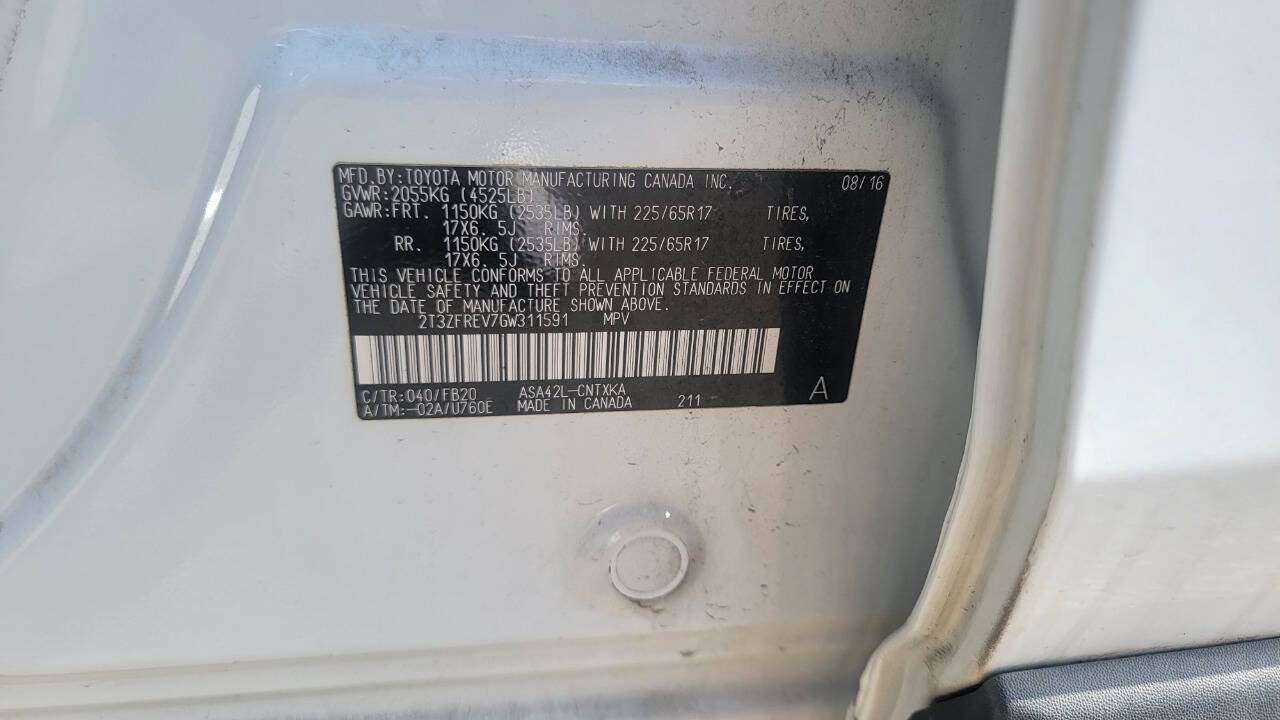 Used 2016 Toyota RAV4 LE FWD image 18