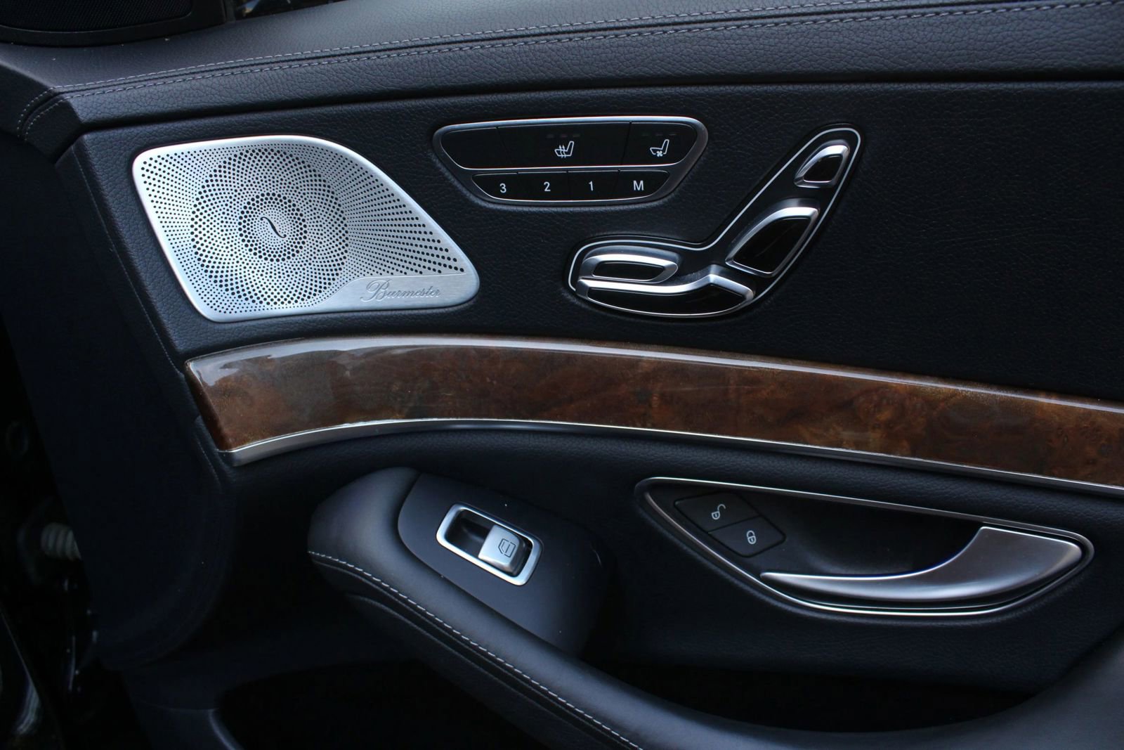 Used 2015 Mercedes-Benz S 550 4MATIC Sedan image 32