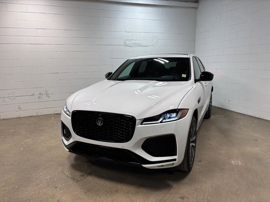 New 2026 Jaguar F-PACE R-Dynamic S image 2