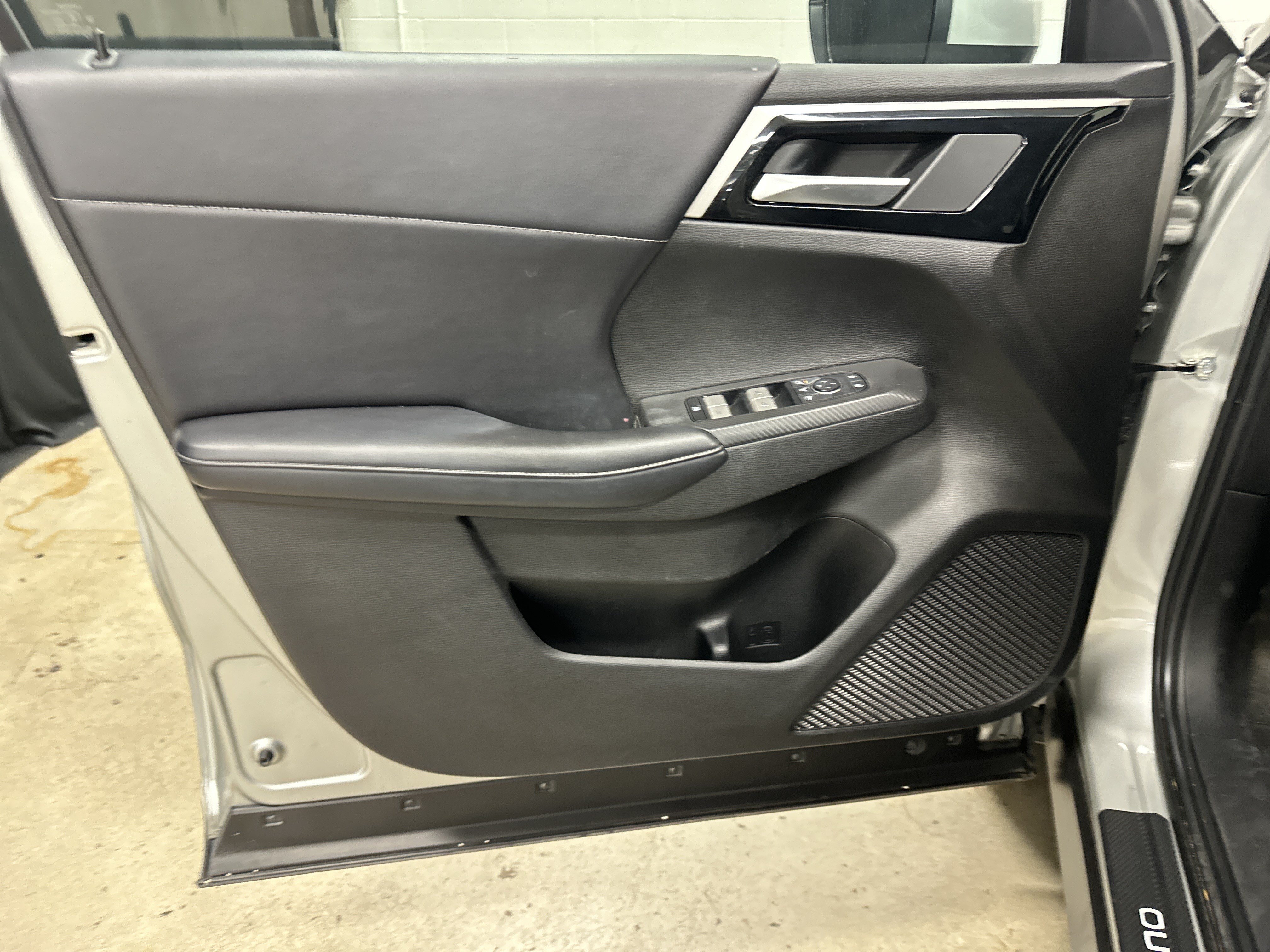 Used 2024 Mitsubishi Outlander SE AWD/4WD image 14