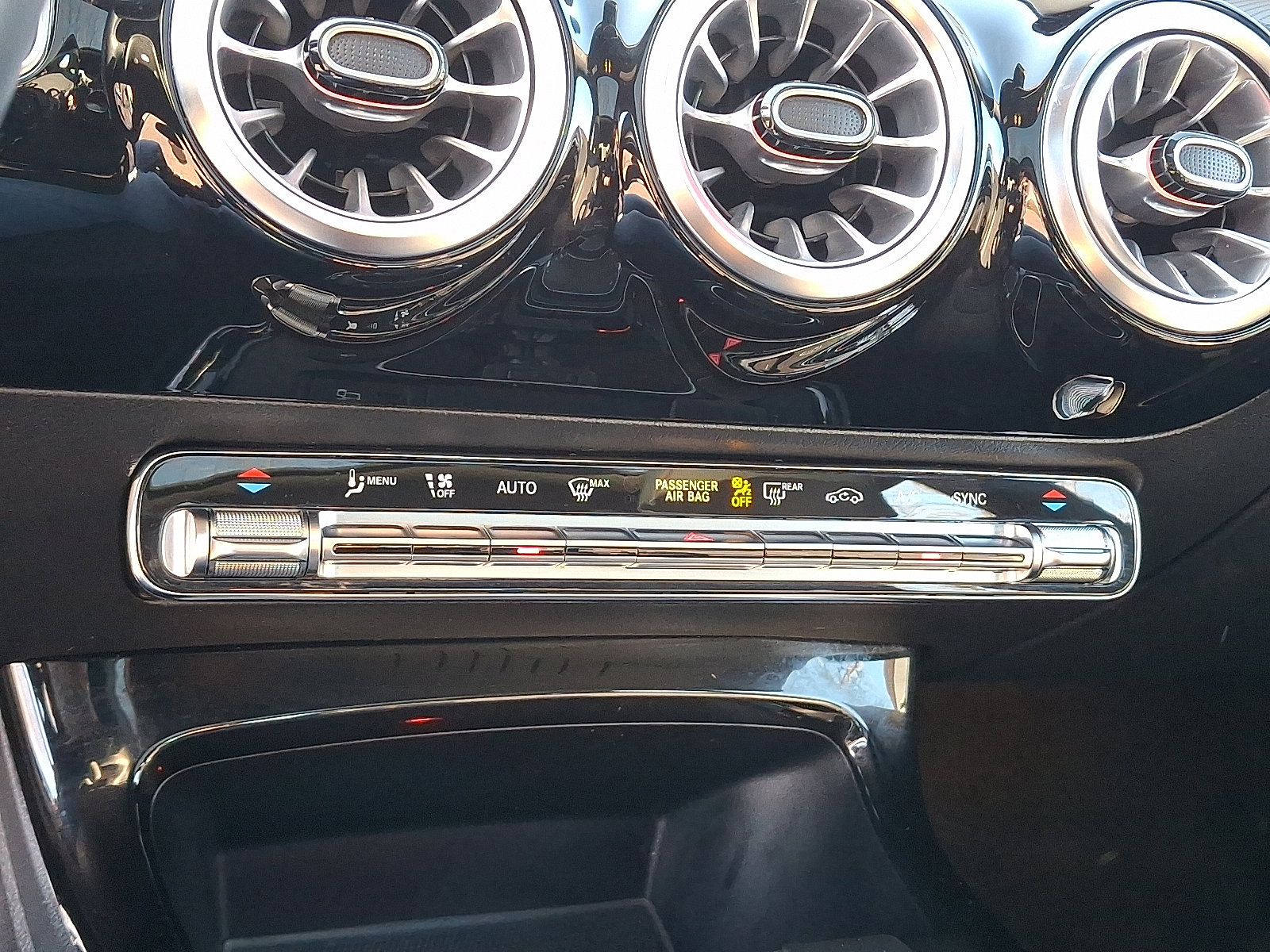 Used 2023 Mercedes-Benz CLA 250 4MATIC image 16