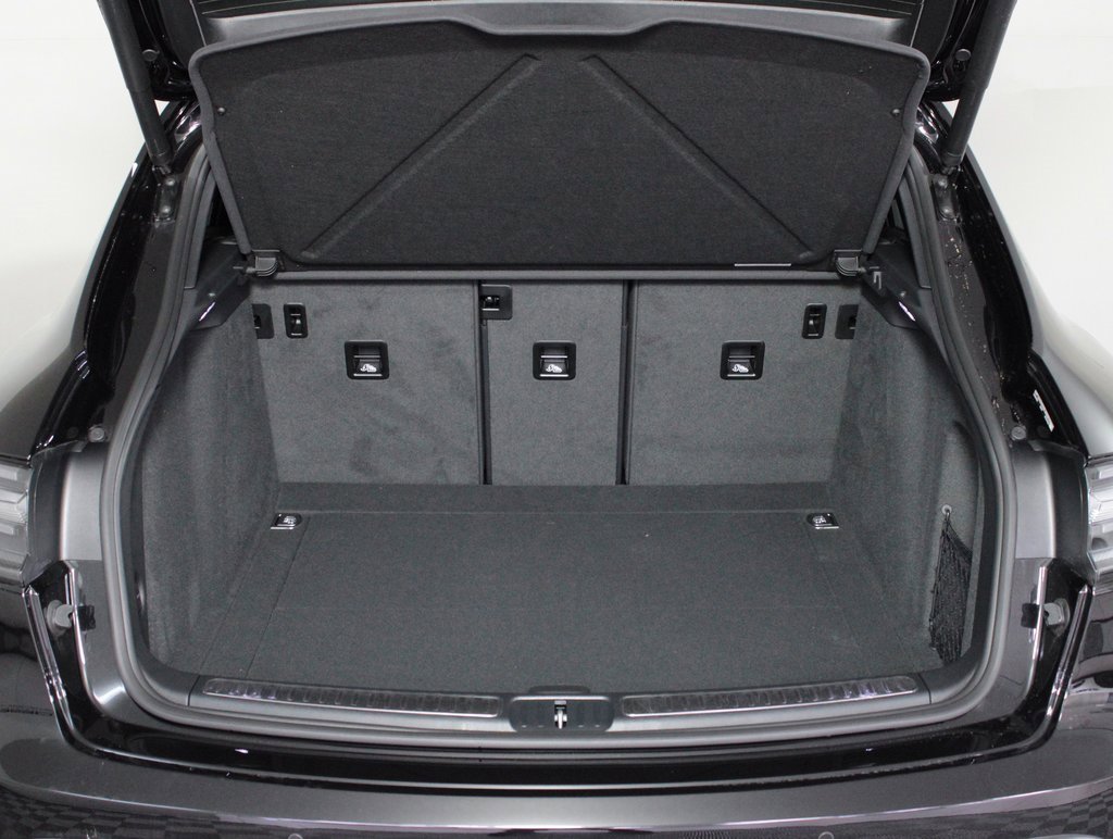 Used 2025 Porsche Macan image 14