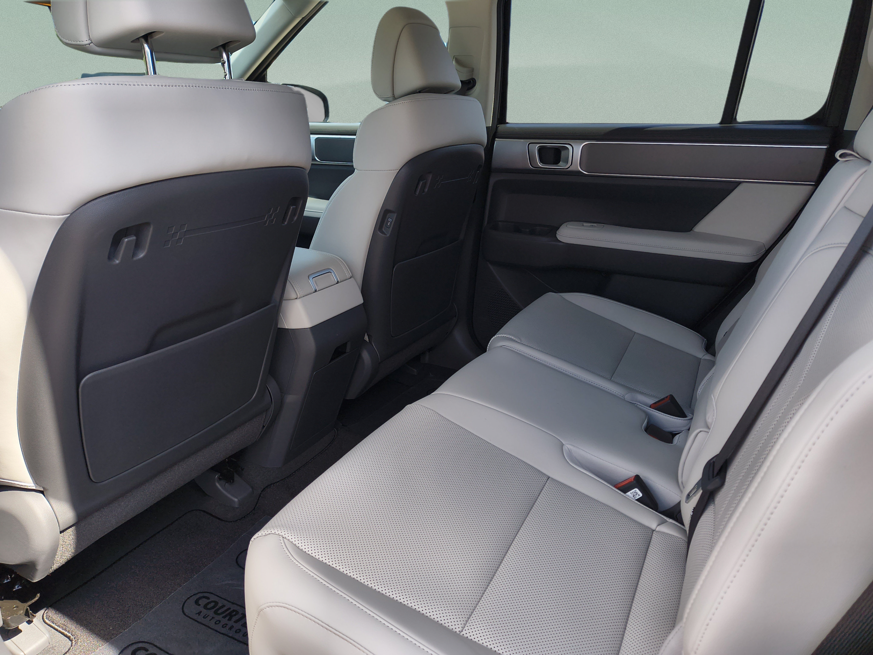 New 2027 Hyundai Santa Fe SEL w/ Tow & Go Package FWD image 17